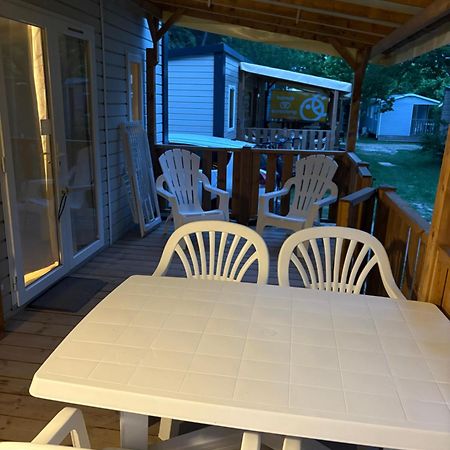 Mobil-Home 6 Personnes Chez Maylia Cadenet Exterior photo