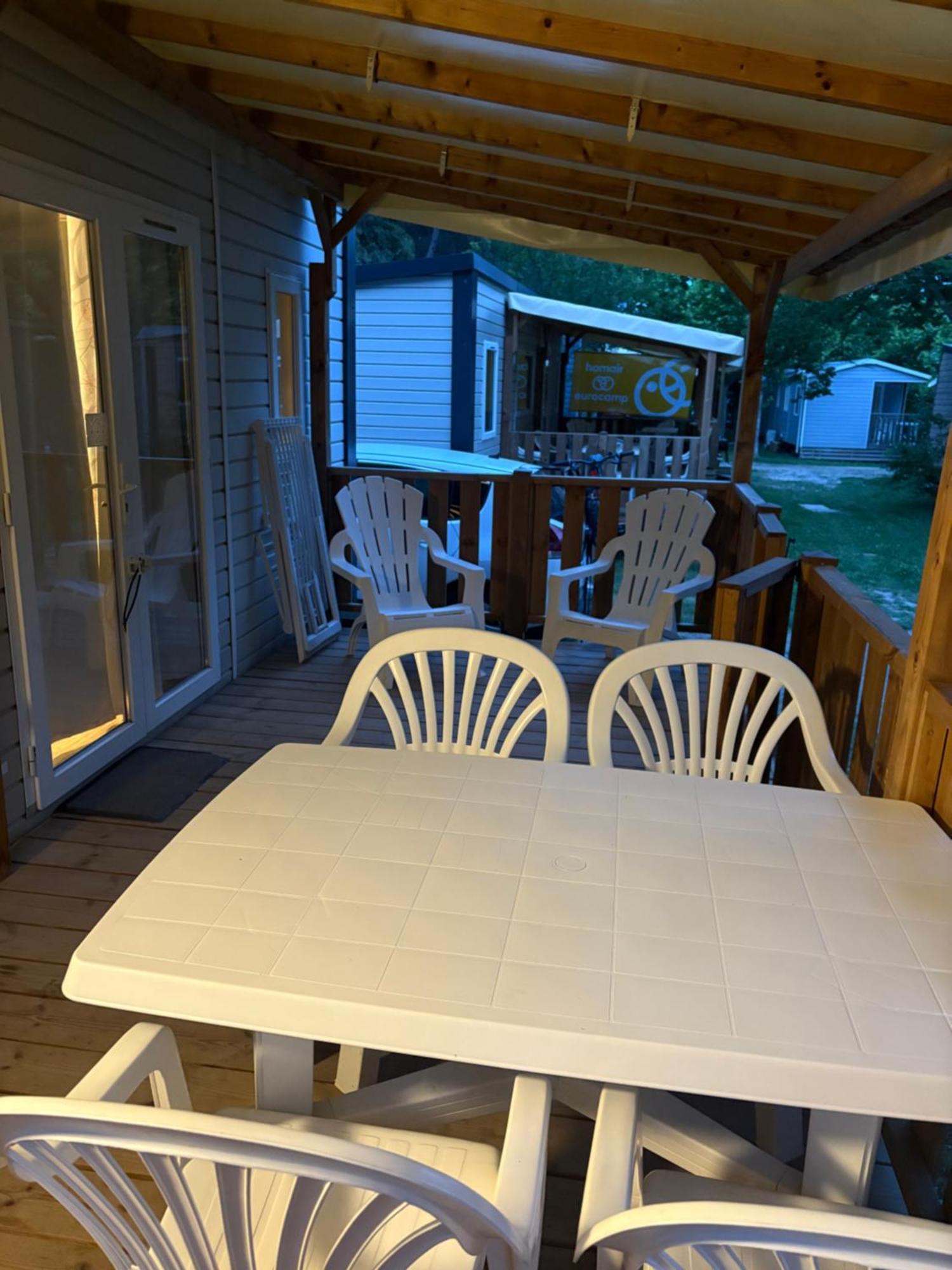Mobil-Home 6 Personnes Chez Maylia Cadenet Exterior photo