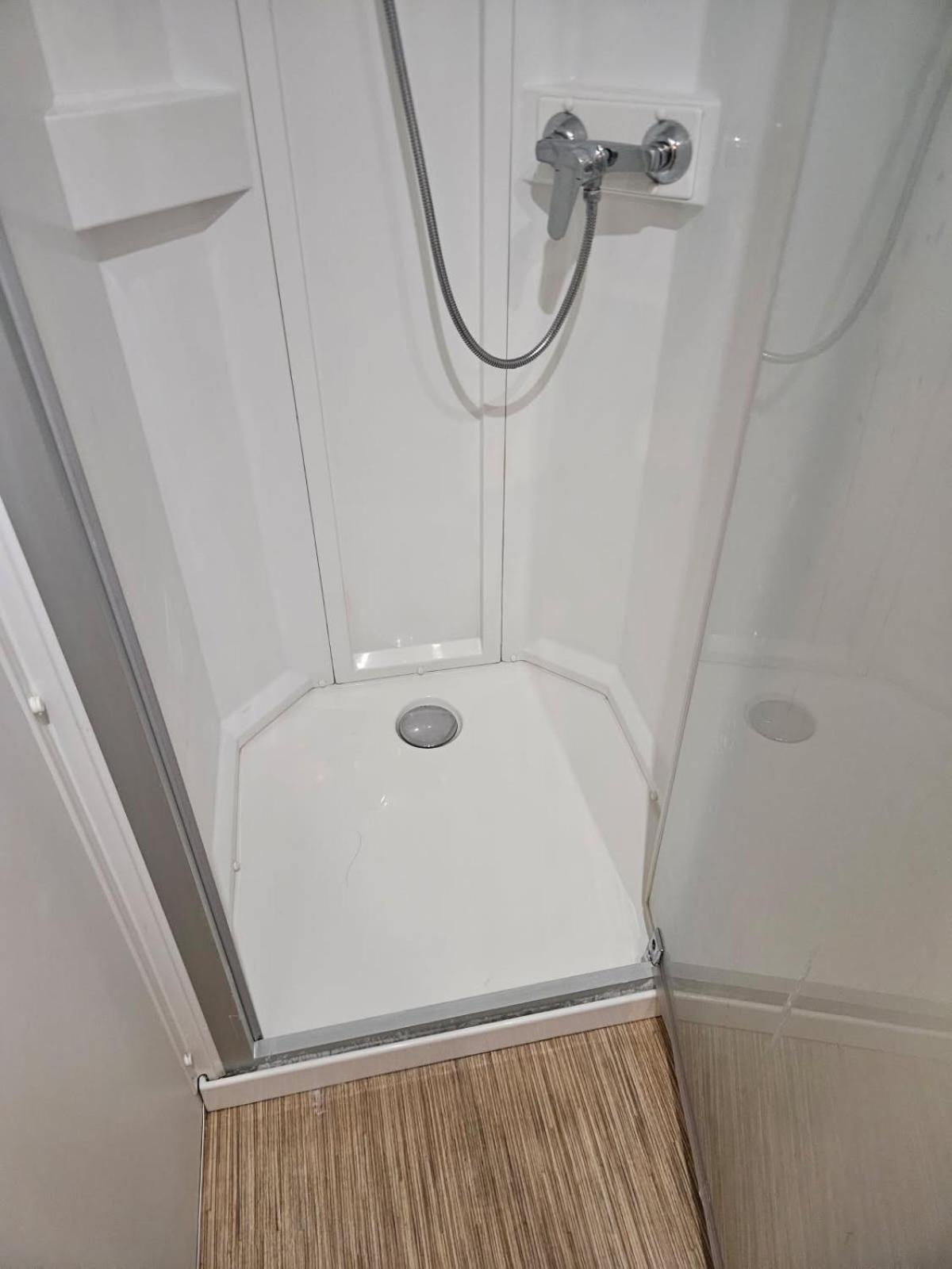 Mobil-Home 6 Personnes Chez Maylia Cadenet Exterior photo