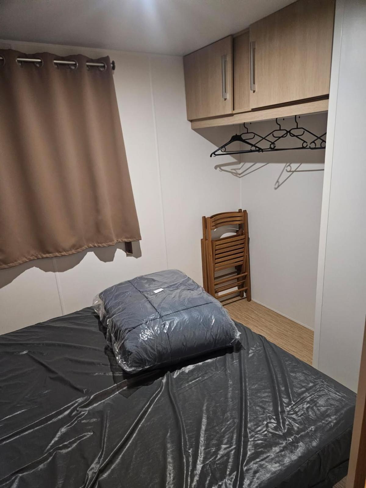 Mobil-Home 6 Personnes Chez Maylia Cadenet Exterior photo